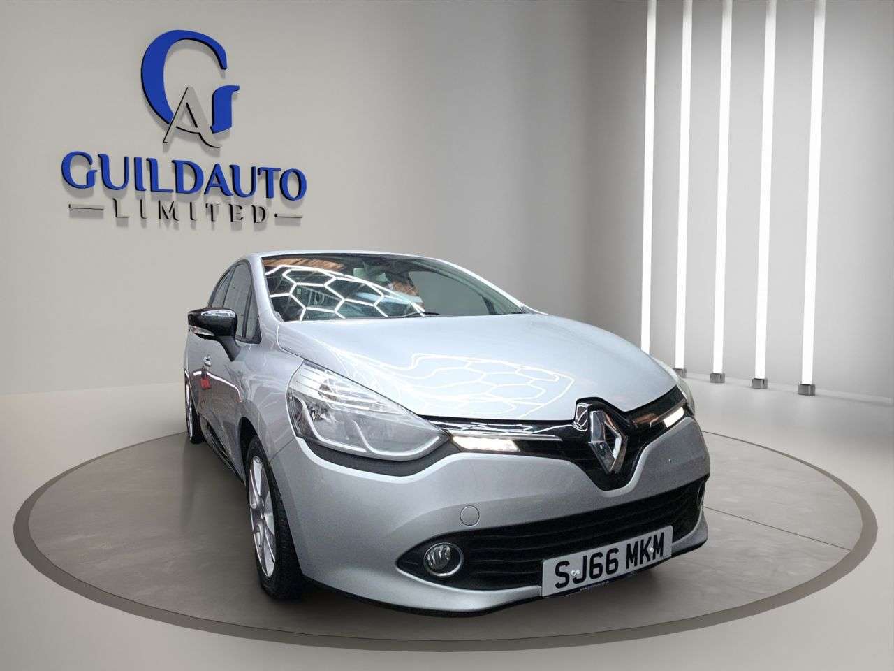 A 2016 RENAULT CLIO 1.2 16V Dynamique Nav Hatchback 5dr Petrol Manual Euro 6 (75 ps) A 2016 RENAULT CLIO 1.2 16V Dynamique Nav Hatchback 5dr Petrol Manual Euro 6 (75 ps)