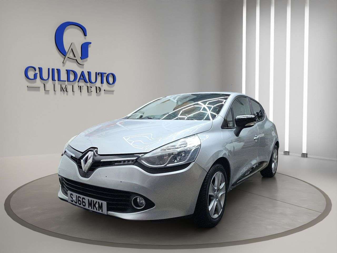 A 2016 RENAULT CLIO 1.2 16V Dynamique Nav Hatchback 5dr Petrol Manual Euro 6 (75 ps) A 2016 RENAULT CLIO 1.2 16V Dynamique Nav Hatchback 5dr Petrol Manual Euro 6 (75 ps)
