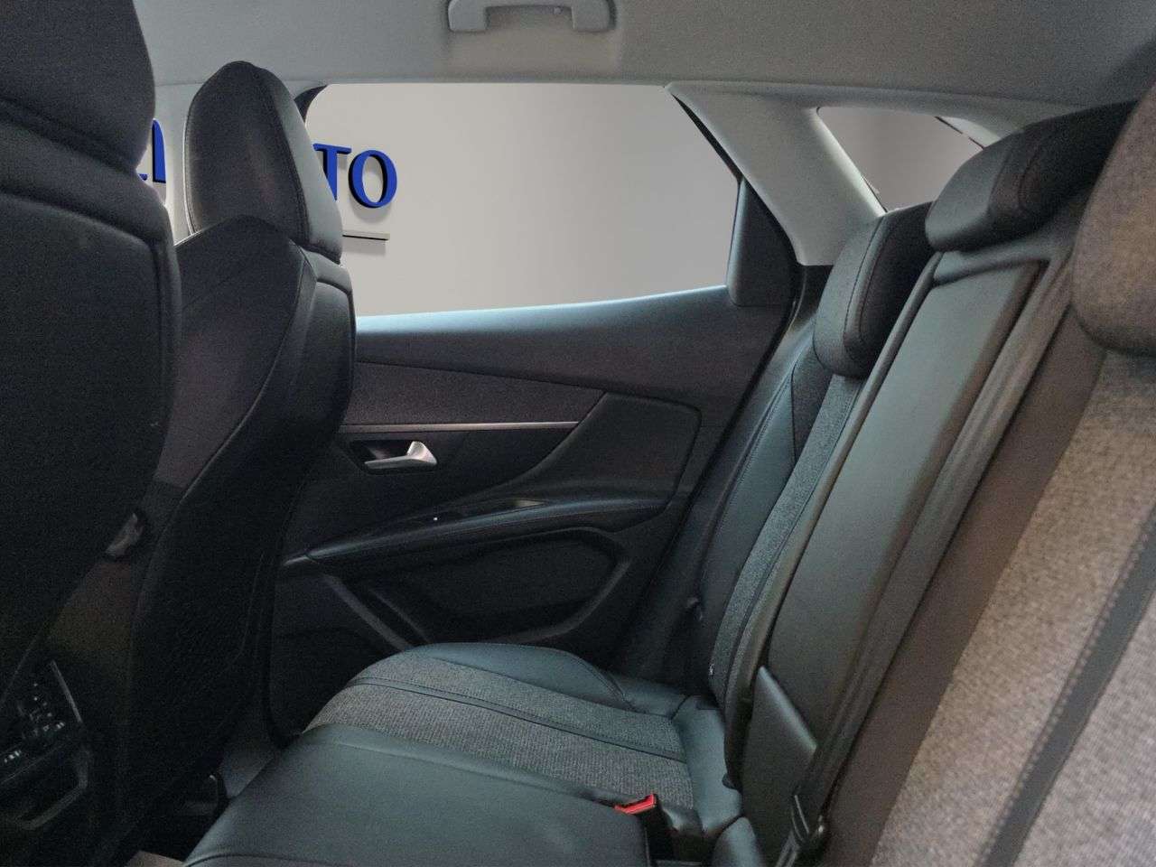 2017 PEUGEOT 3008 2017 PEUGEOT 3008