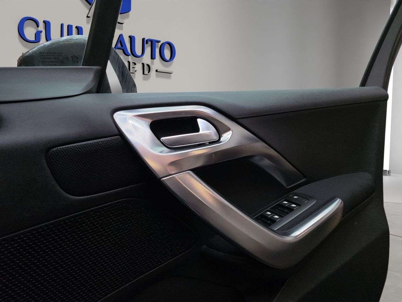 2018 PEUGEOT 2008 2018 PEUGEOT 2008