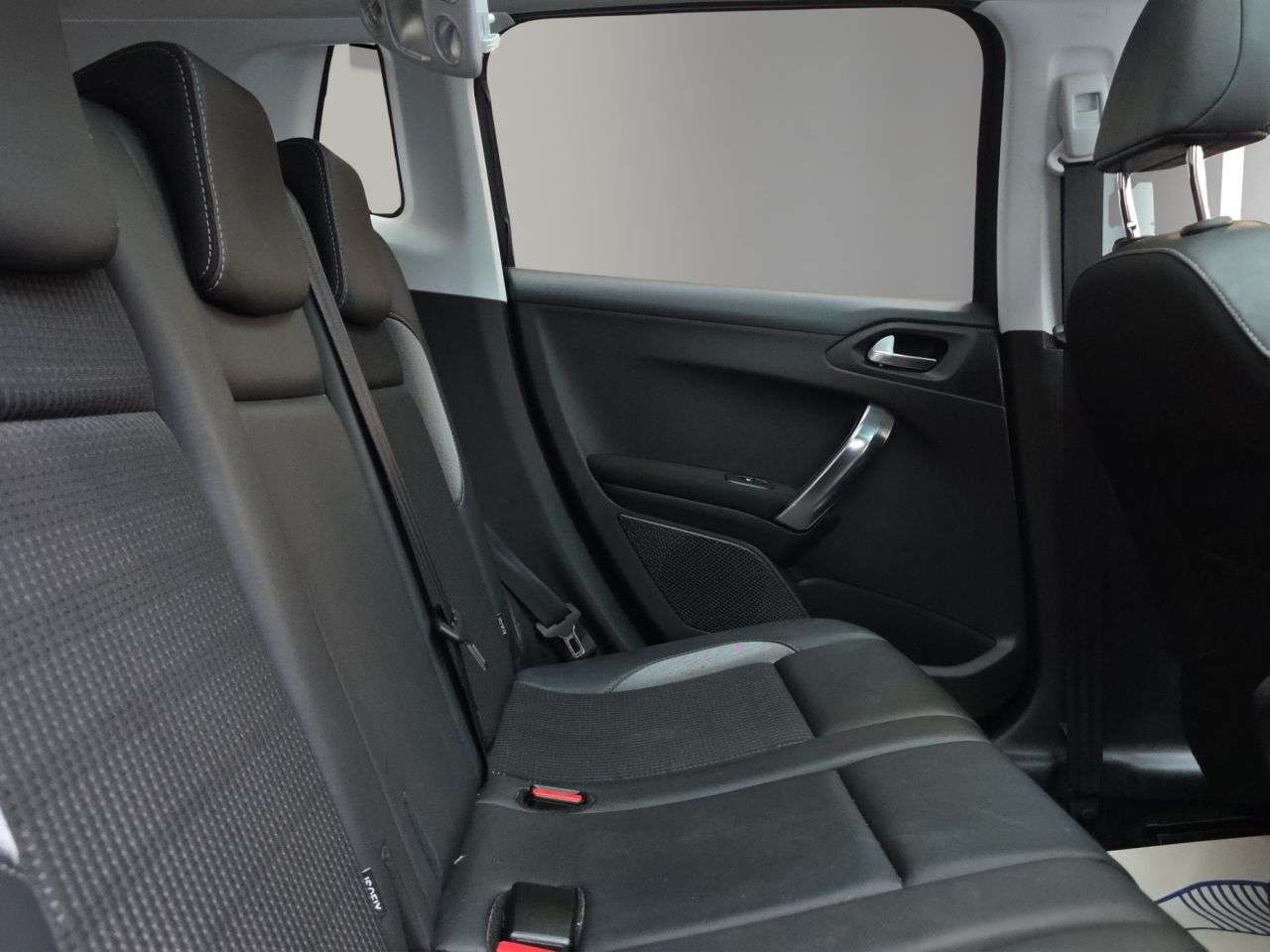 2018 PEUGEOT 2008 2018 PEUGEOT 2008