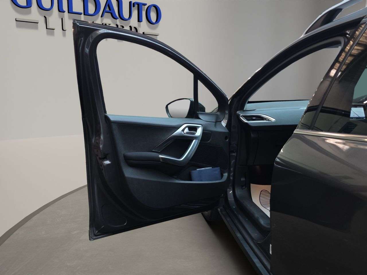 2018 PEUGEOT 2008 2018 PEUGEOT 2008