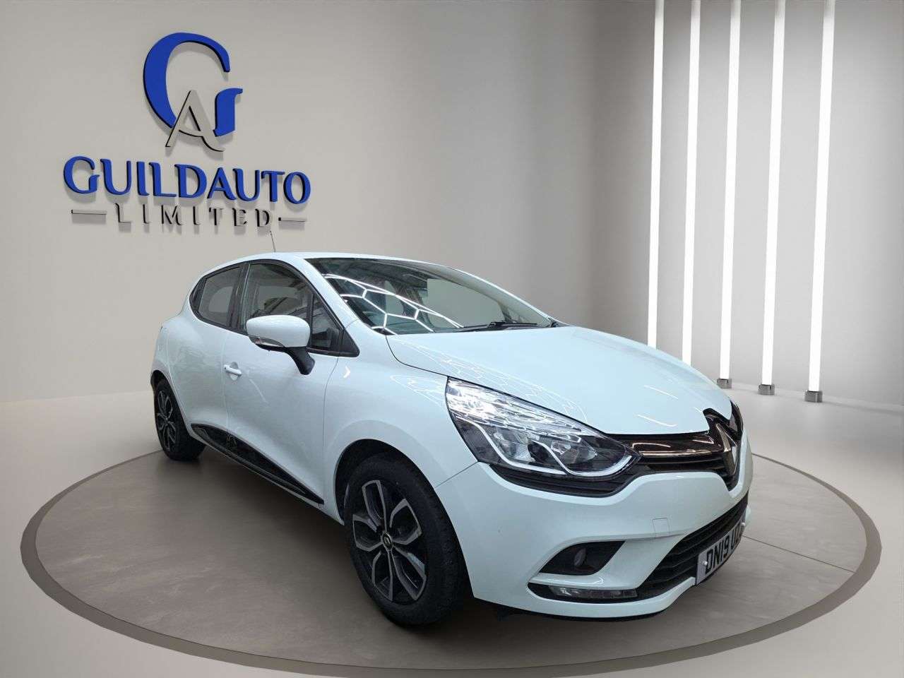 A 2019 RENAULT CLIO 0.9 TCe Play Hatchback 5dr Petrol Manual Euro 6 (s/s) (90 ps) A 2019 RENAULT CLIO 0.9 TCe Play Hatchback 5dr Petrol Manual Euro 6 (s/s) (90 ps)