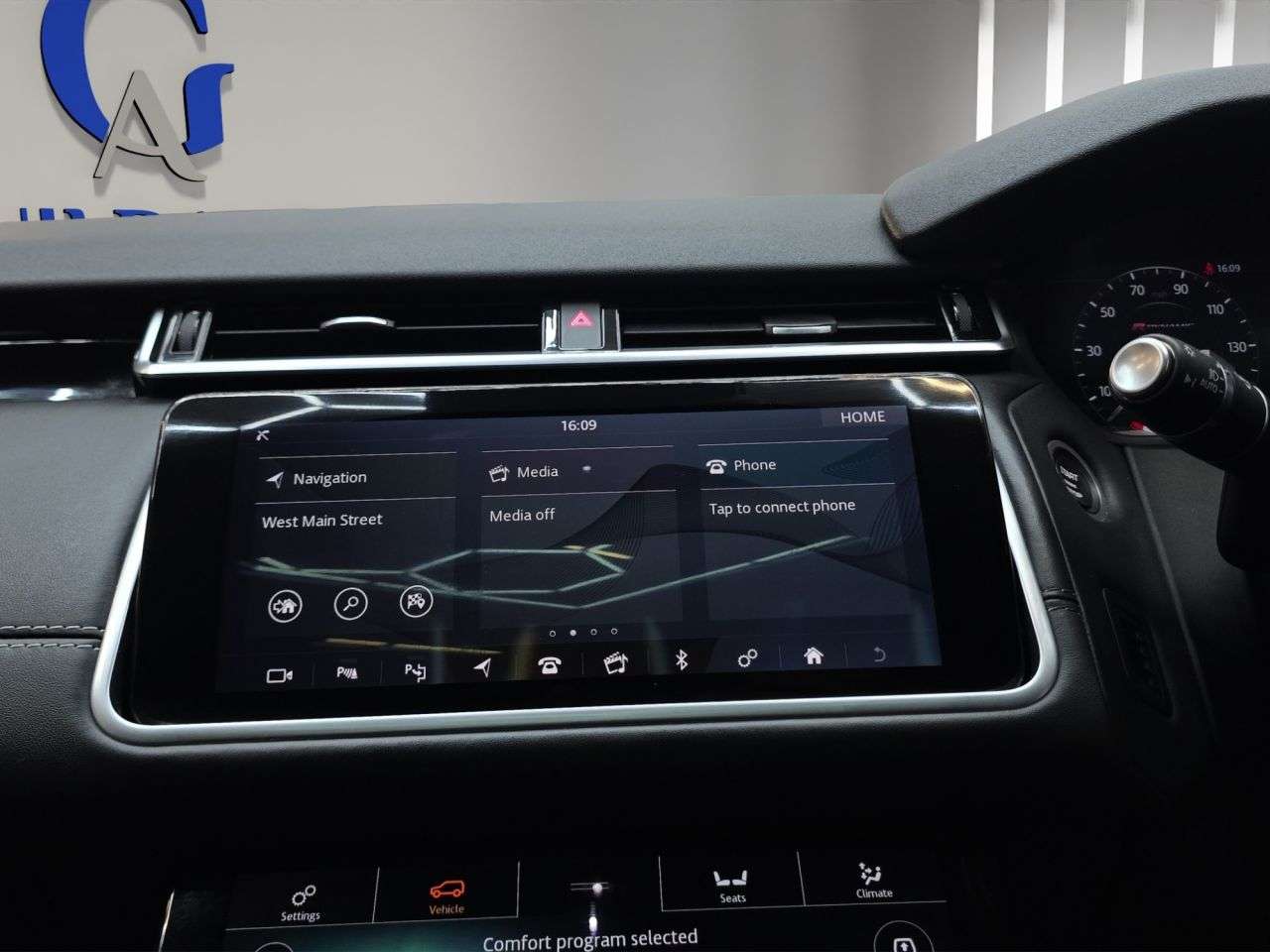 2019 LAND ROVER RANGE ROVER VELAR 2019 LAND ROVER RANGE ROVER VELAR