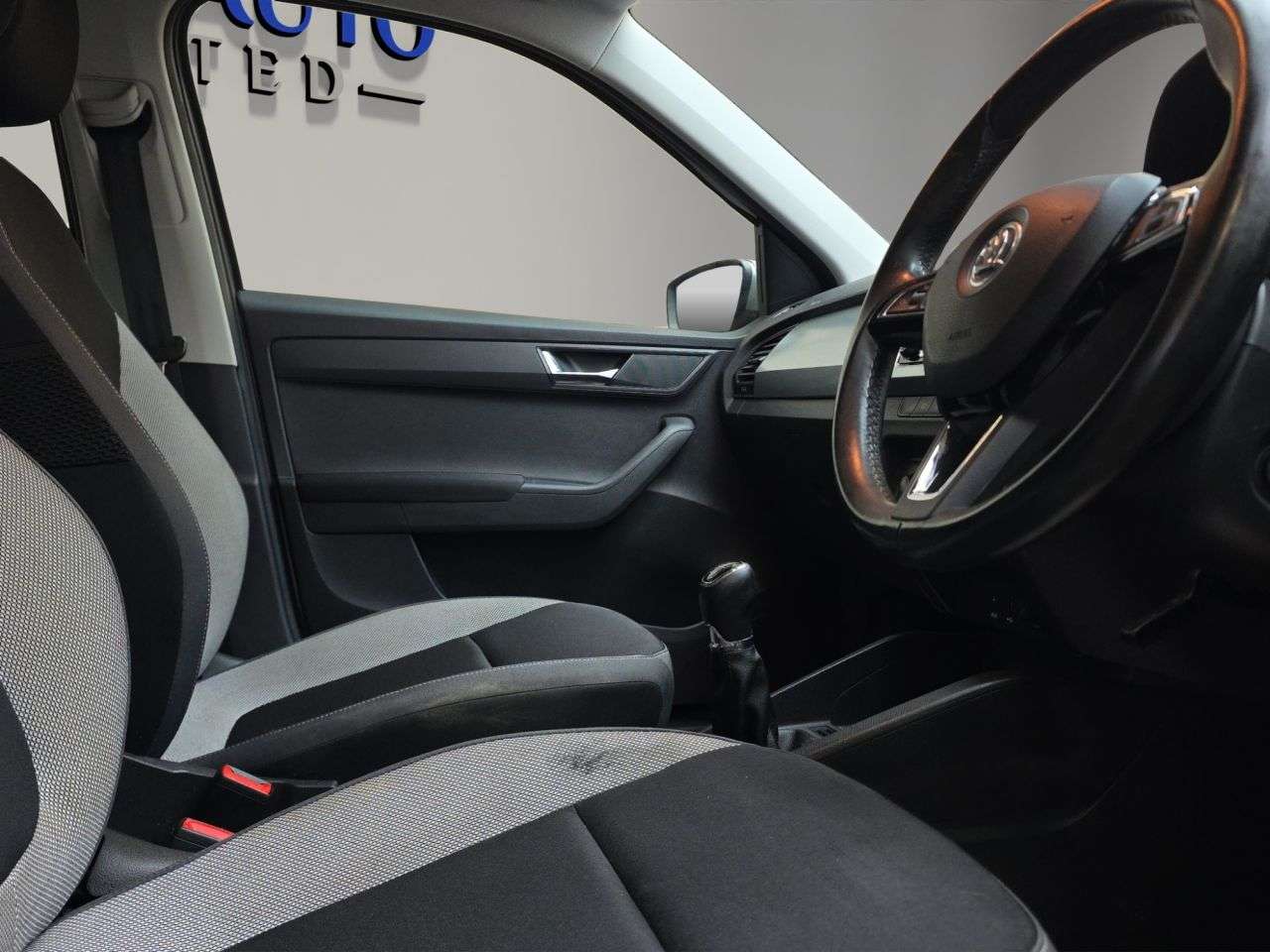 2015 SKODA FABIA 2015 SKODA FABIA