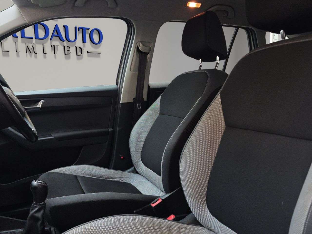2015 SKODA FABIA 2015 SKODA FABIA