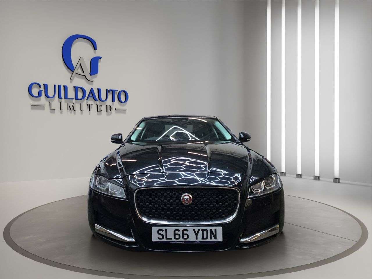 A 2016 JAGUAR XF 2.0d Prestige Saloon 4dr Diesel Auto Euro 6 (s/s) (163 ps) A 2016 JAGUAR XF 2.0d Prestige Saloon 4dr Diesel Auto Euro 6 (s/s) (163 ps)
