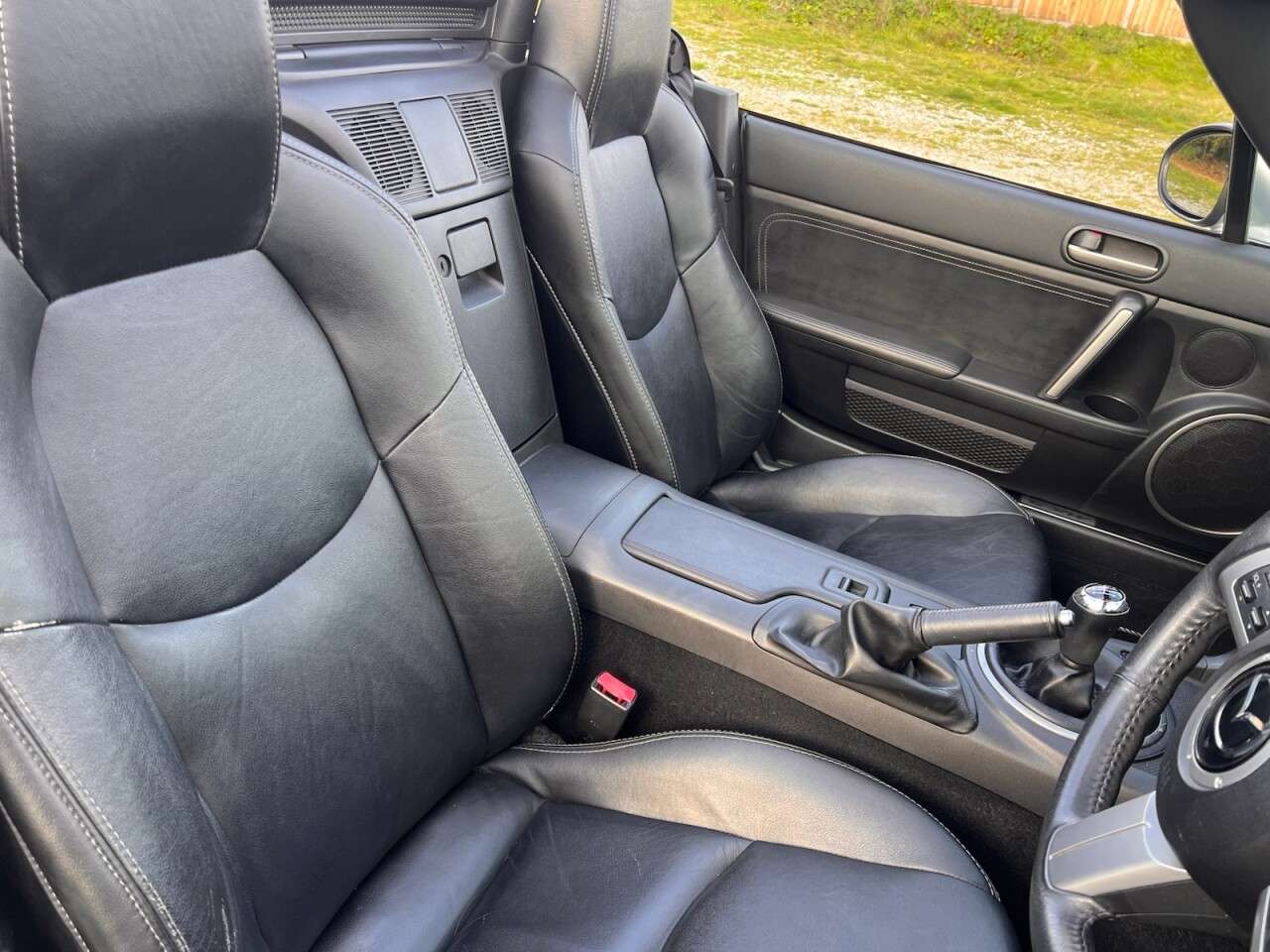 2011 MAZDA MX-5 2011 MAZDA MX-5