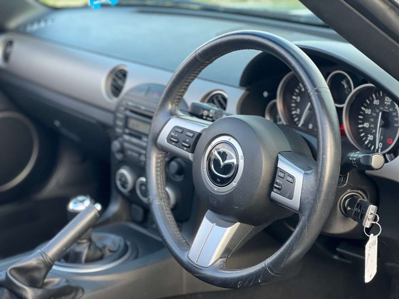 2011 MAZDA MX-5 2011 MAZDA MX-5