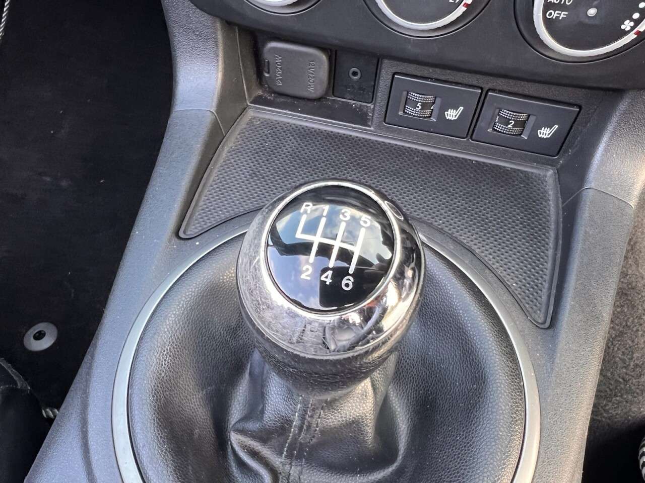 2011 MAZDA MX-5 2011 MAZDA MX-5