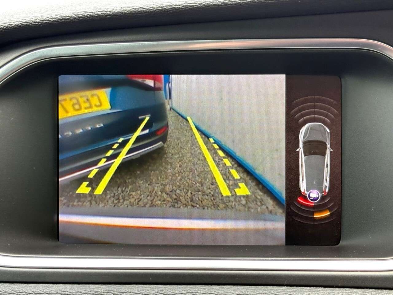 2017 VOLVO V40 2017 VOLVO V40