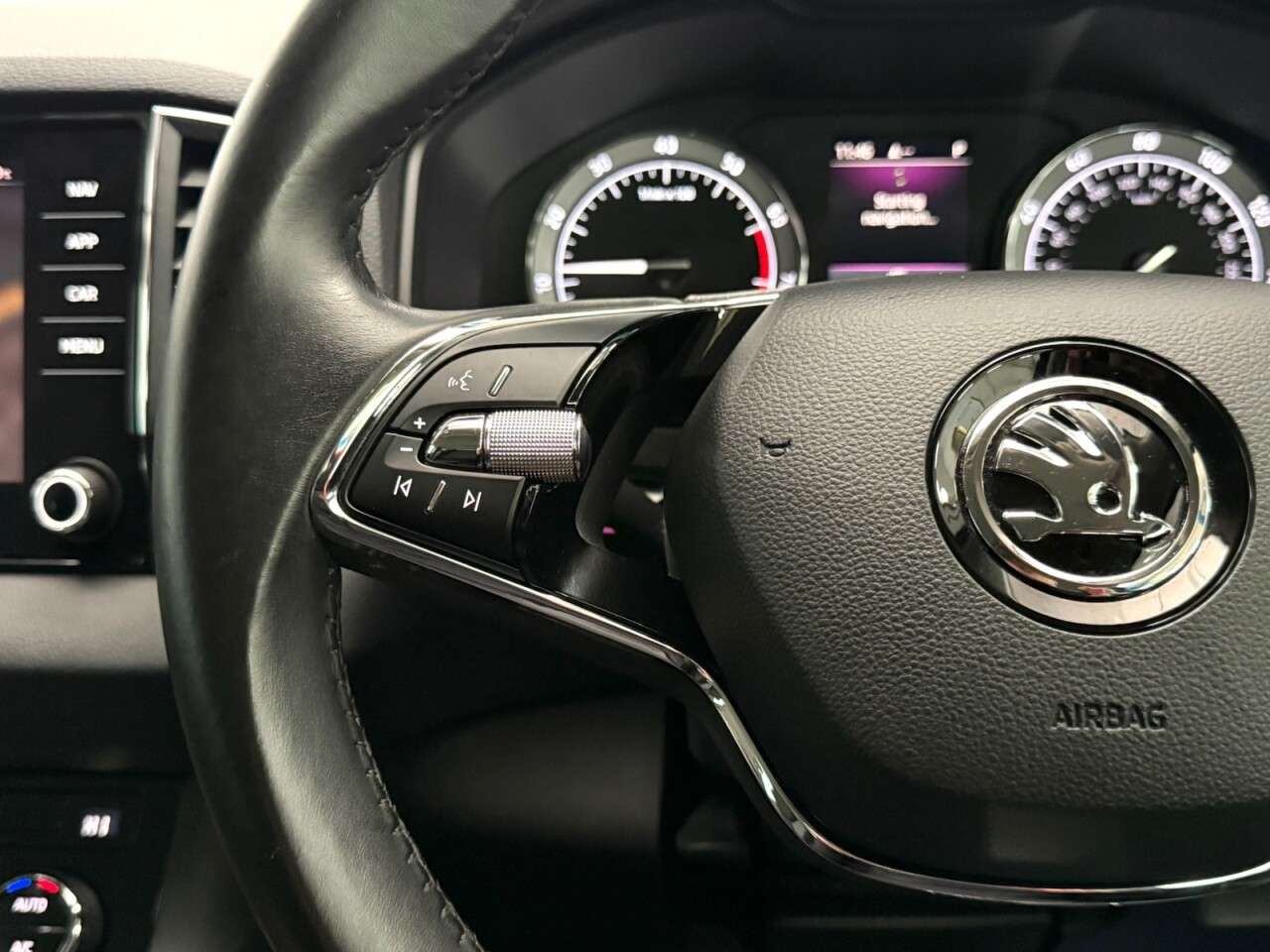 2020 SKODA KAROQ 2020 SKODA KAROQ