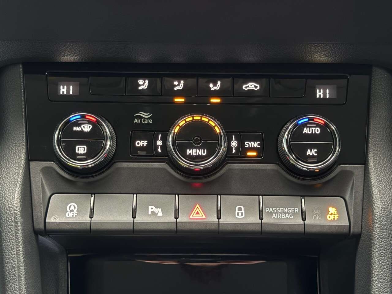 2020 SKODA KAROQ 2020 SKODA KAROQ