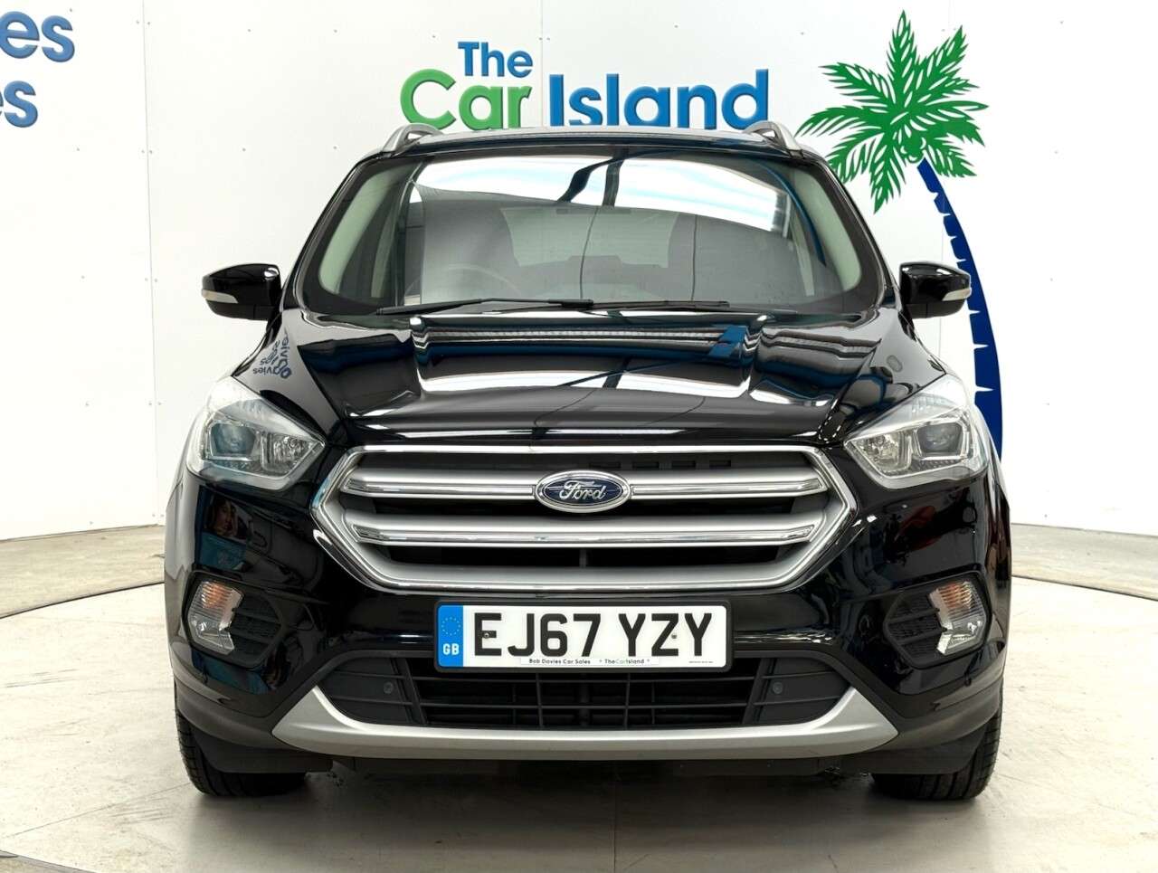 A 2018 FORD KUGA 2.0 TDCi Titanium SUV 5dr Diesel Manual Euro 6 (s/s) (150 ps) Full Service A 2018 FORD KUGA 2.0 TDCi Titanium SUV 5dr Diesel Manual Euro 6 (s/s) (150 ps) Full Service