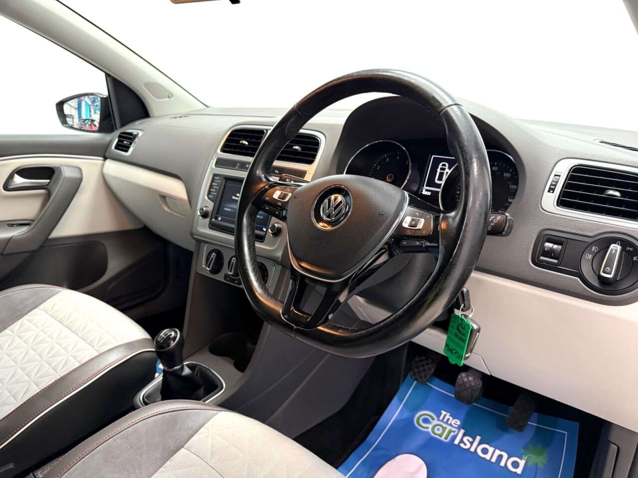 2017 VOLKSWAGEN POLO 2017 VOLKSWAGEN POLO