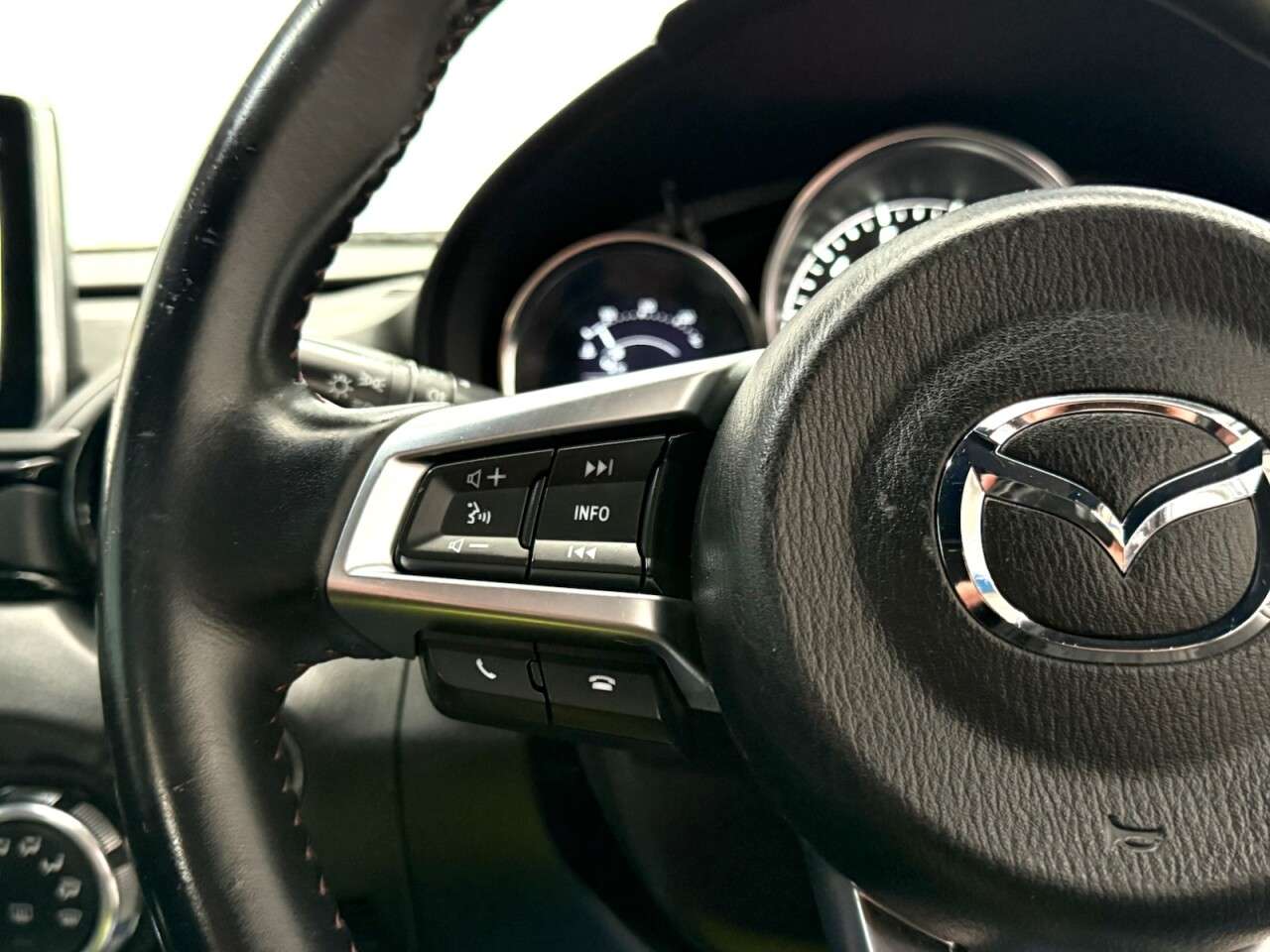 2015 MAZDA MX-5 2015 MAZDA MX-5