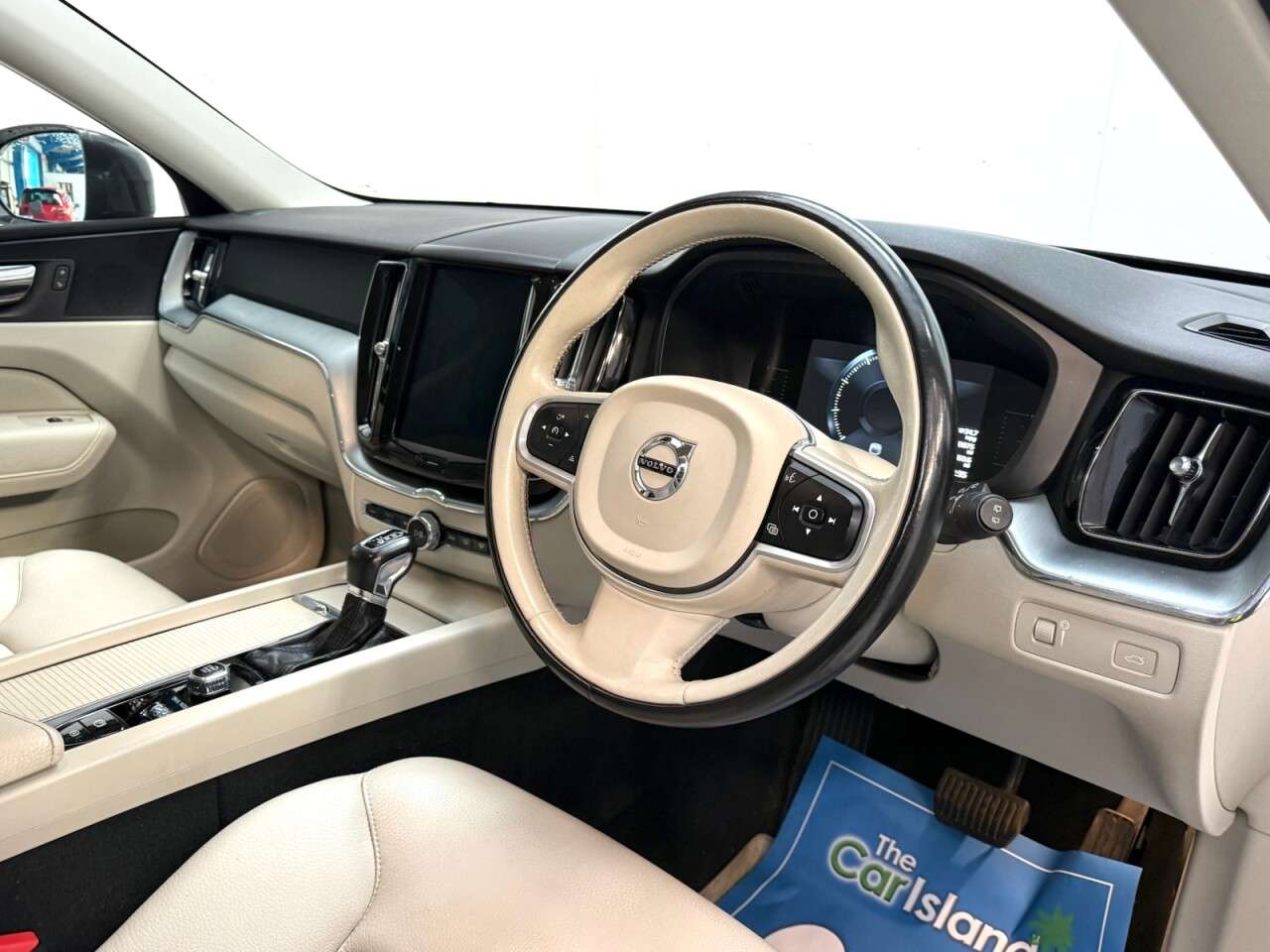 2018 VOLVO XC60 2018 VOLVO XC60