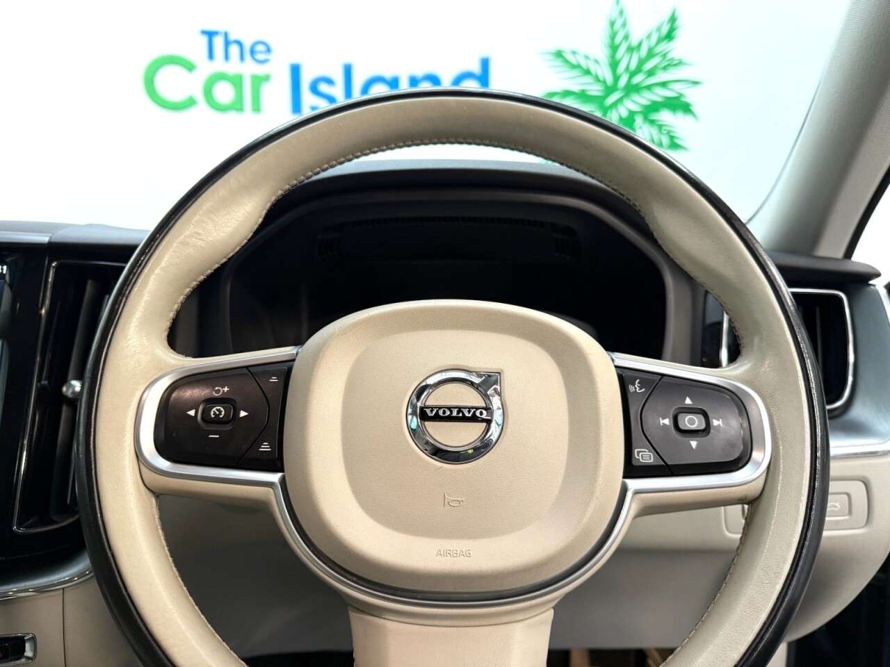 2018 VOLVO XC60 2018 VOLVO XC60