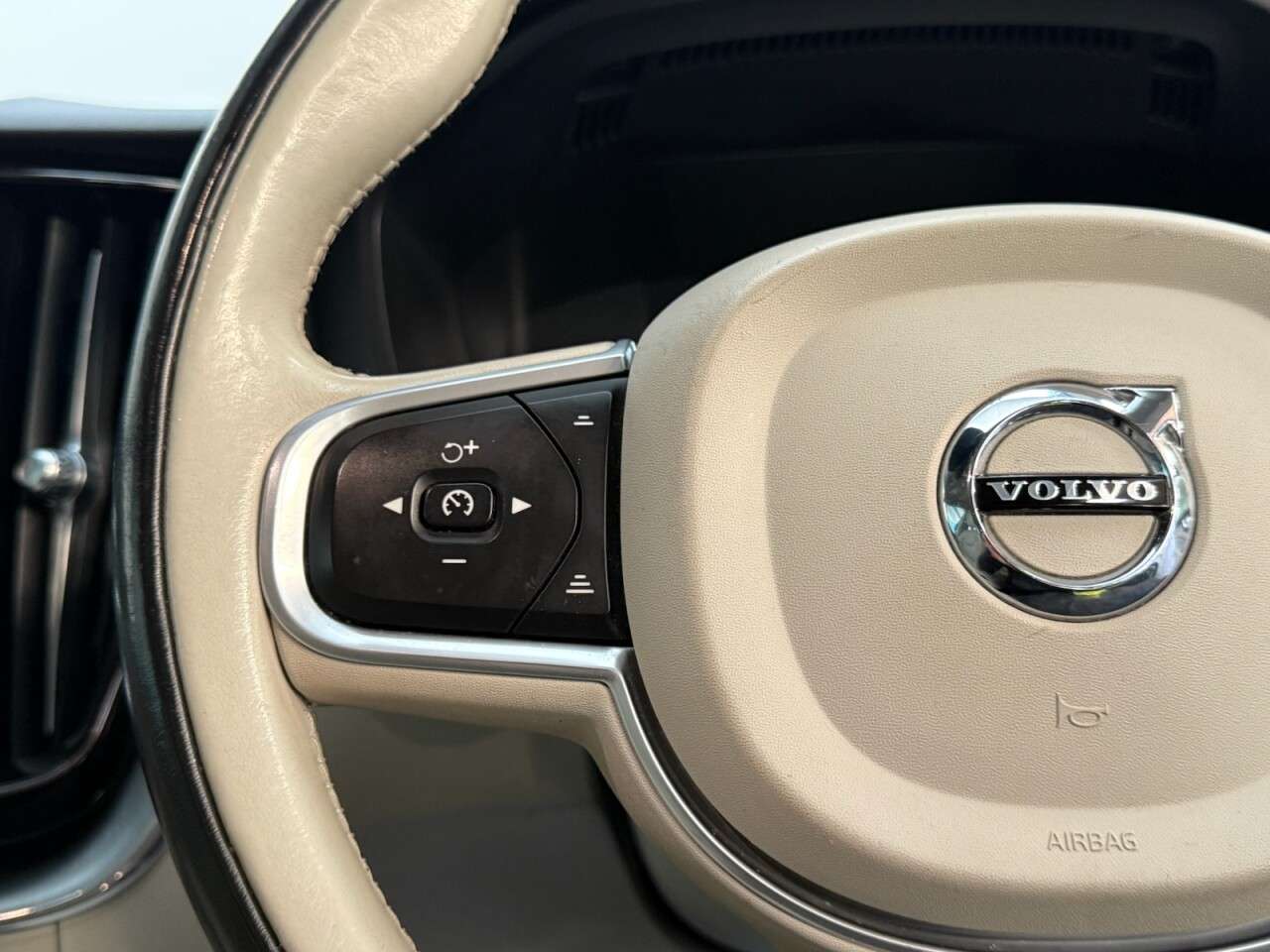 2018 VOLVO XC60 2018 VOLVO XC60