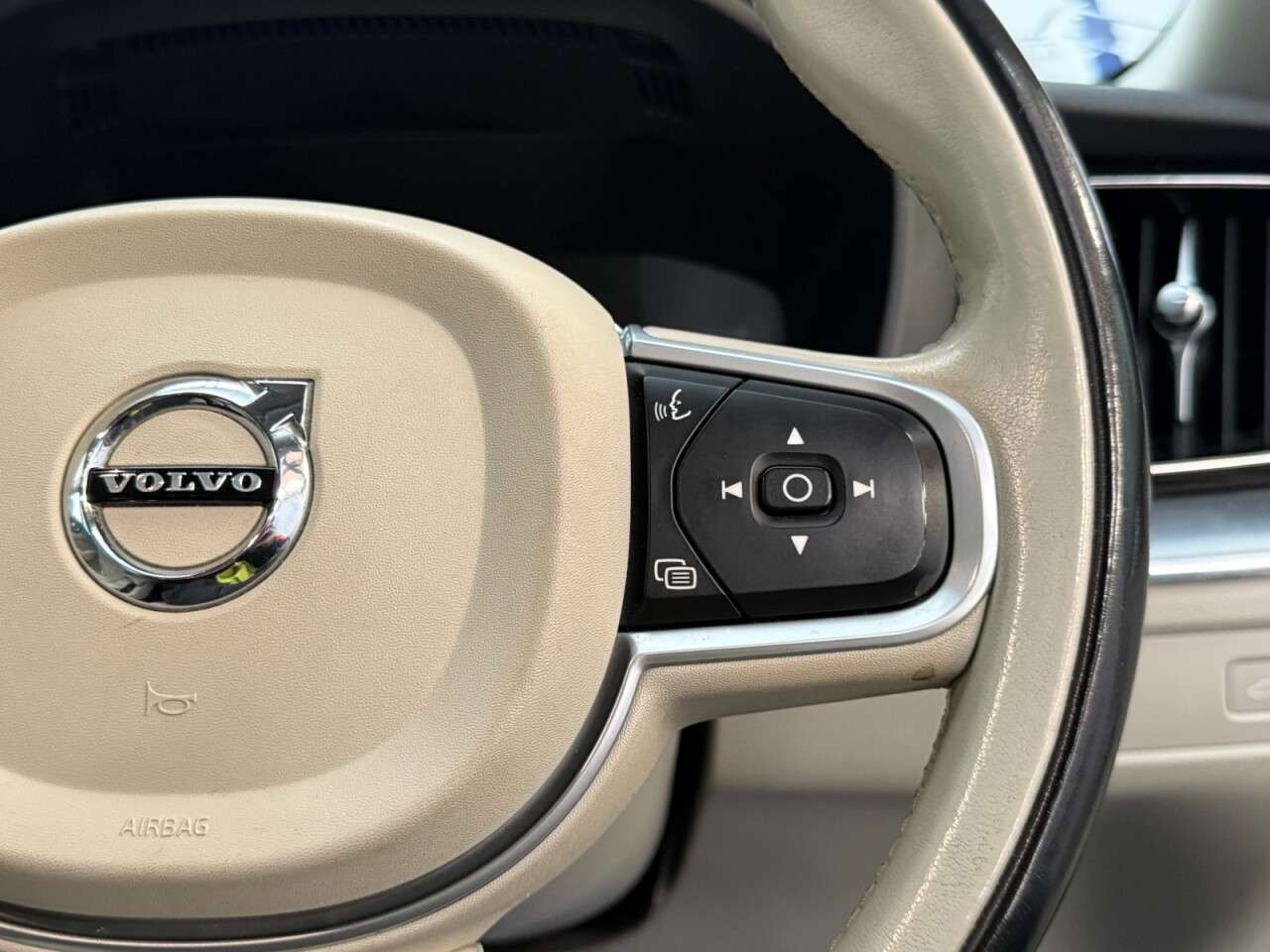2018 VOLVO XC60 2018 VOLVO XC60