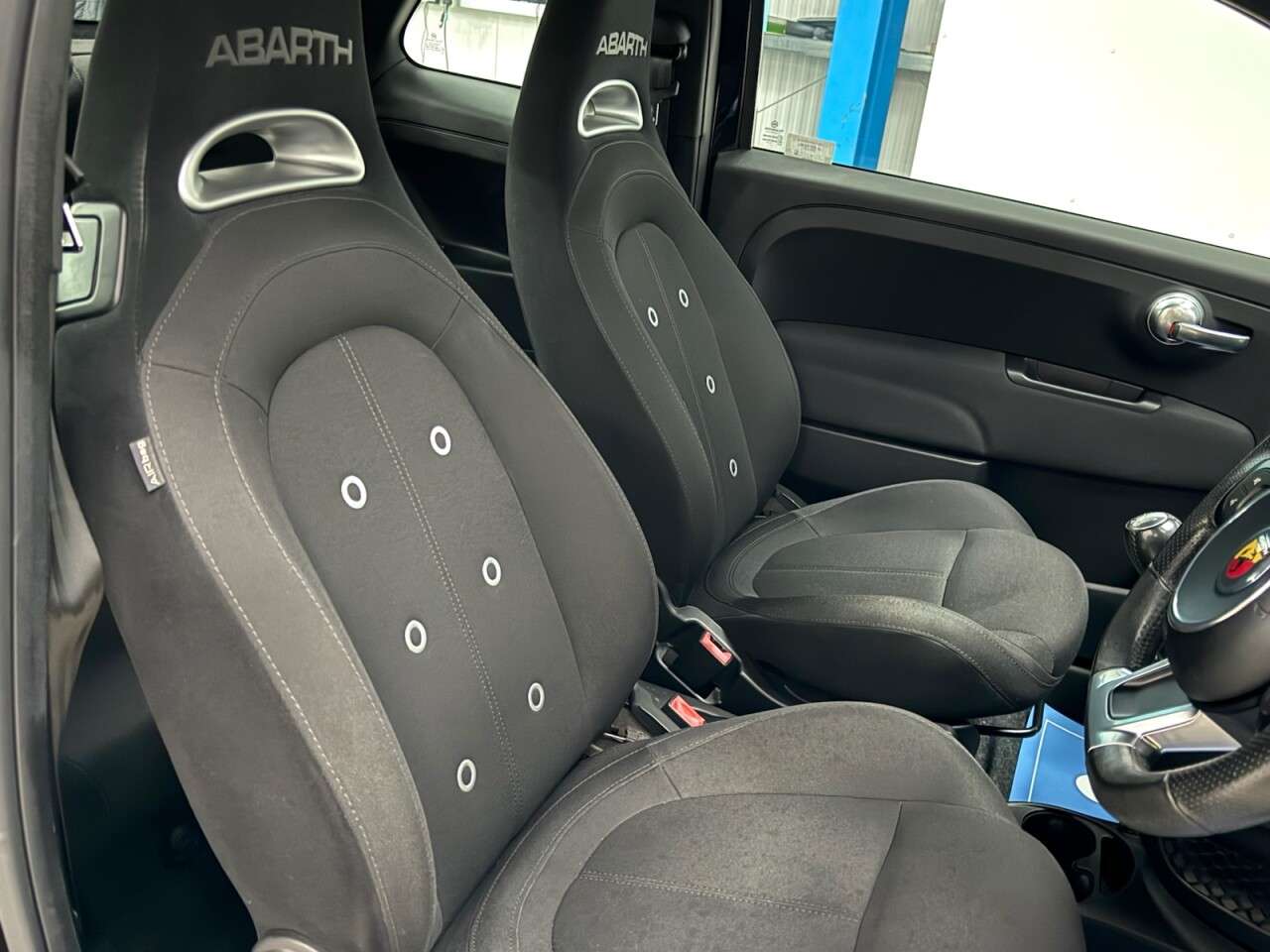 2017 ABARTH 595 2017 ABARTH 595