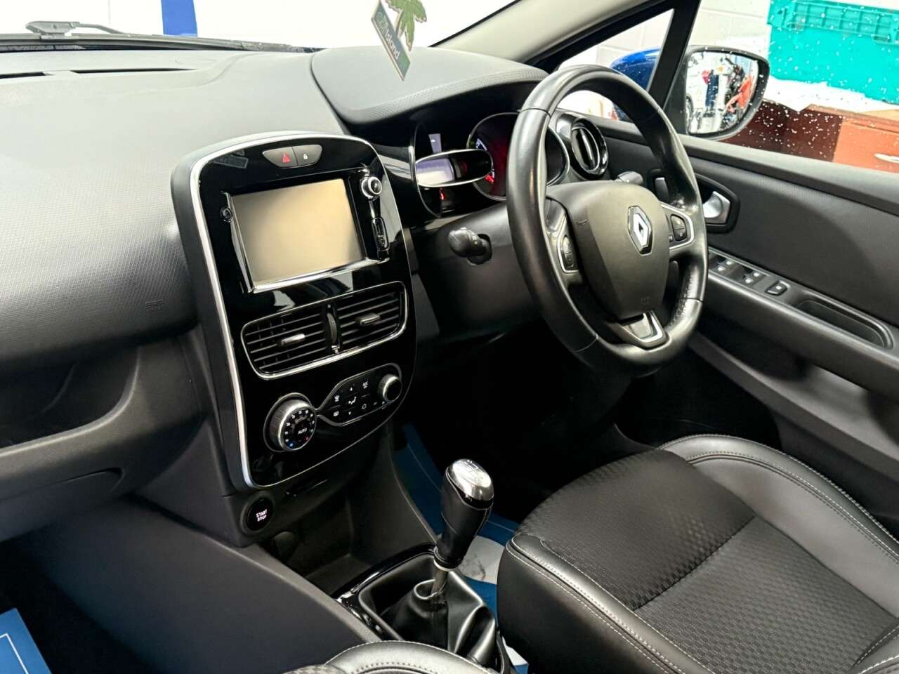 2017 RENAULT CLIO 2017 RENAULT CLIO