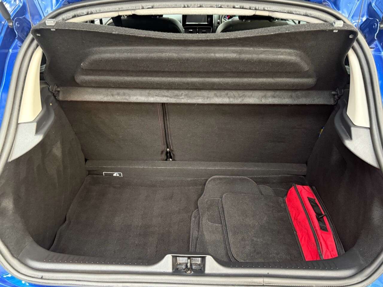 2017 RENAULT CLIO 2017 RENAULT CLIO