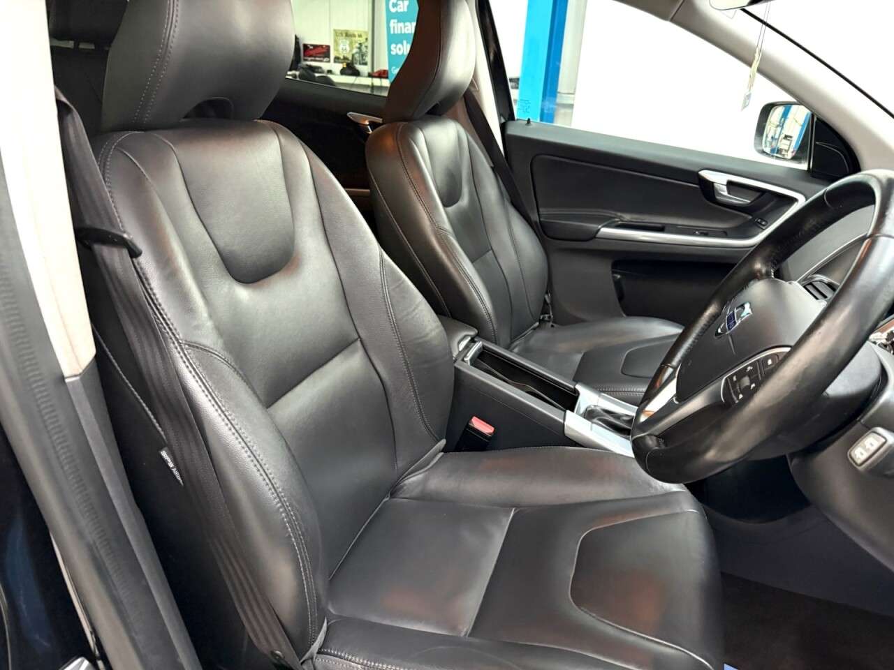 2017 VOLVO XC60 2017 VOLVO XC60