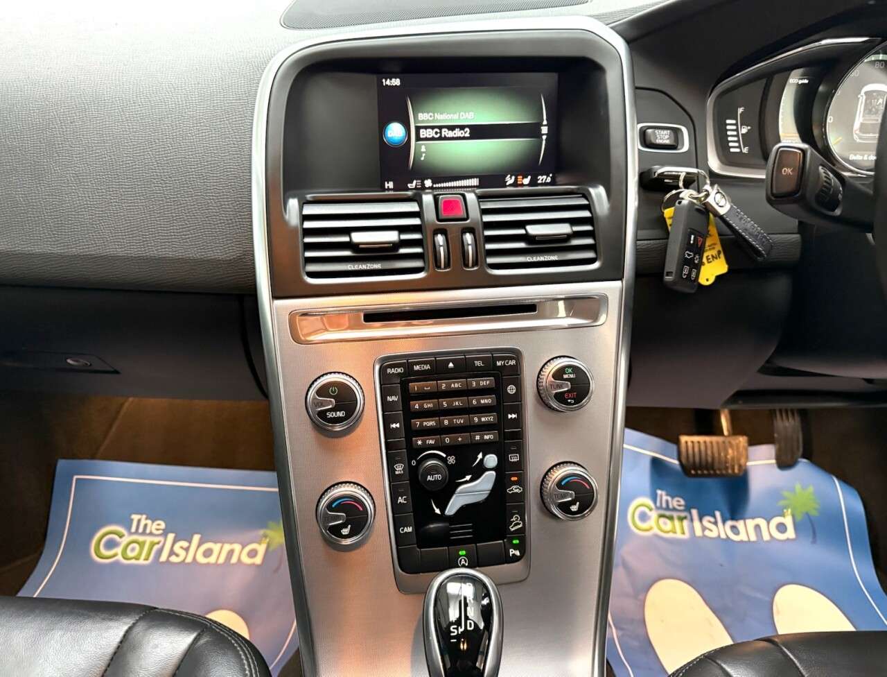 2017 VOLVO XC60 2017 VOLVO XC60