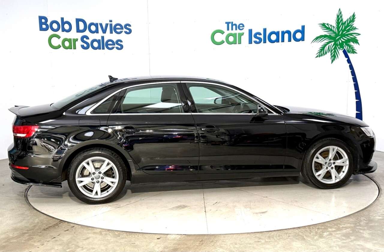 2017 AUDI A4 2017 AUDI A4