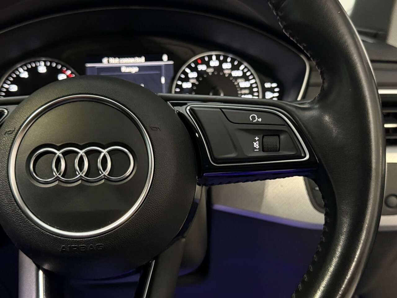 2017 AUDI A4 2017 AUDI A4