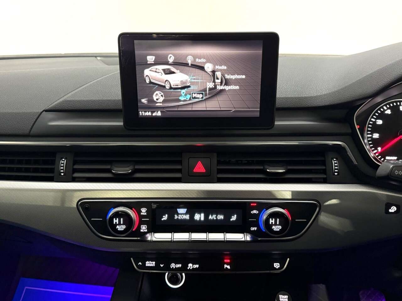 2017 AUDI A4 2017 AUDI A4