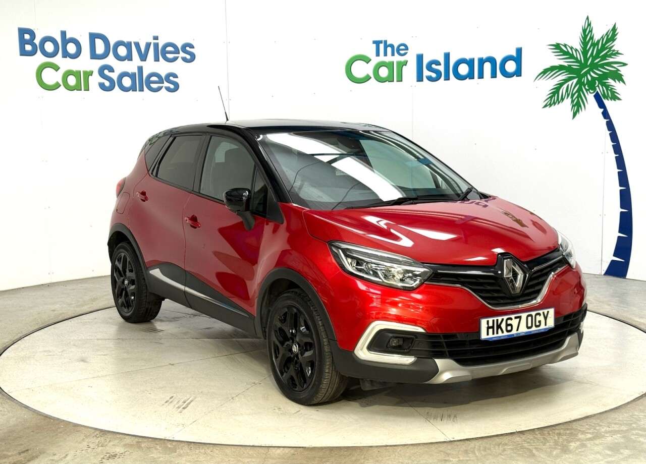 A 2017 RENAULT CAPTUR 0.9 TCe ENERGY Signature X Nav SUV 5dr Petrol Manual Euro 6 (s/s) (90 ps) F A 2017 RENAULT CAPTUR 0.9 TCe ENERGY Signature X Nav SUV 5dr Petrol Manual Euro 6 (s/s) (90 ps) F