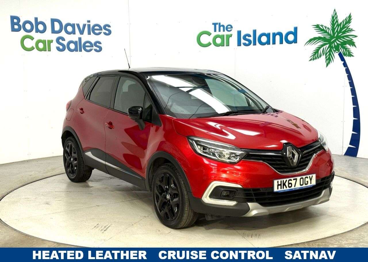 A 2017 RENAULT CAPTUR 0.9 TCe ENERGY Signature X Nav SUV 5dr Petrol Manual Euro 6 (s/s) (90 ps) F A 2017 RENAULT CAPTUR 0.9 TCe ENERGY Signature X Nav SUV 5dr Petrol Manual Euro 6 (s/s) (90 ps) F