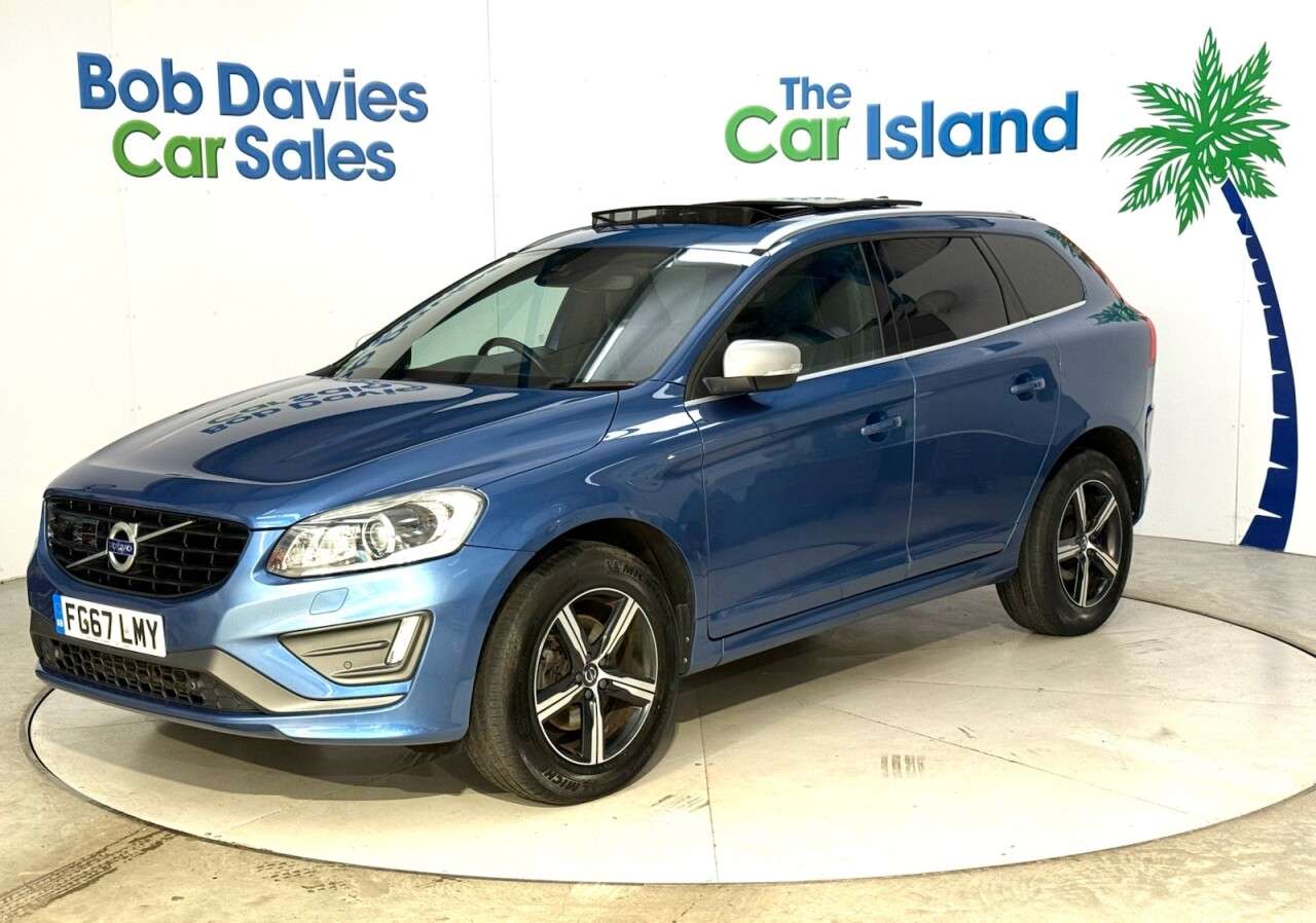 A 2017 VOLVO XC60 2.0 D4 R-Design Lux Nav SUV 5dr Diesel Auto Euro 6 (s/s) (190 ps) Full Park A 2017 VOLVO XC60 2.0 D4 R-Design Lux Nav SUV 5dr Diesel Auto Euro 6 (s/s) (190 ps) Full Park