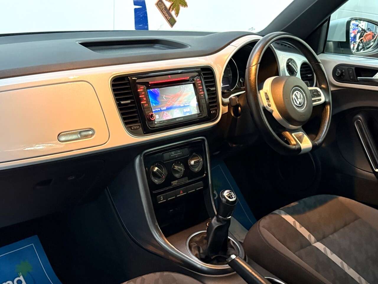 2017 VOLKSWAGEN BEETLE 2017 VOLKSWAGEN BEETLE
