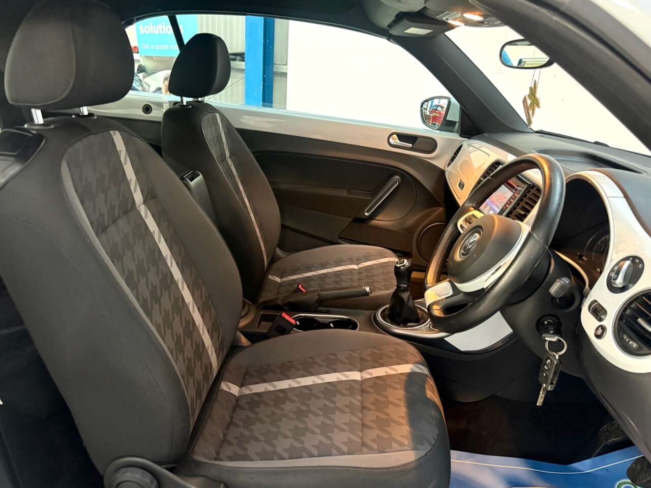 2017 VOLKSWAGEN BEETLE 2017 VOLKSWAGEN BEETLE