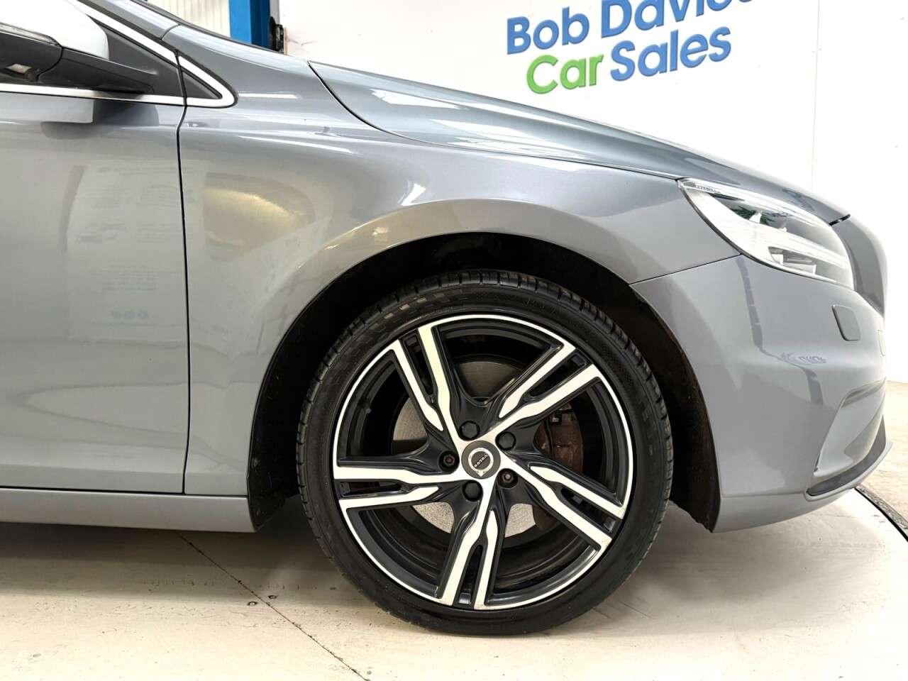 2018 VOLVO V40 2018 VOLVO V40