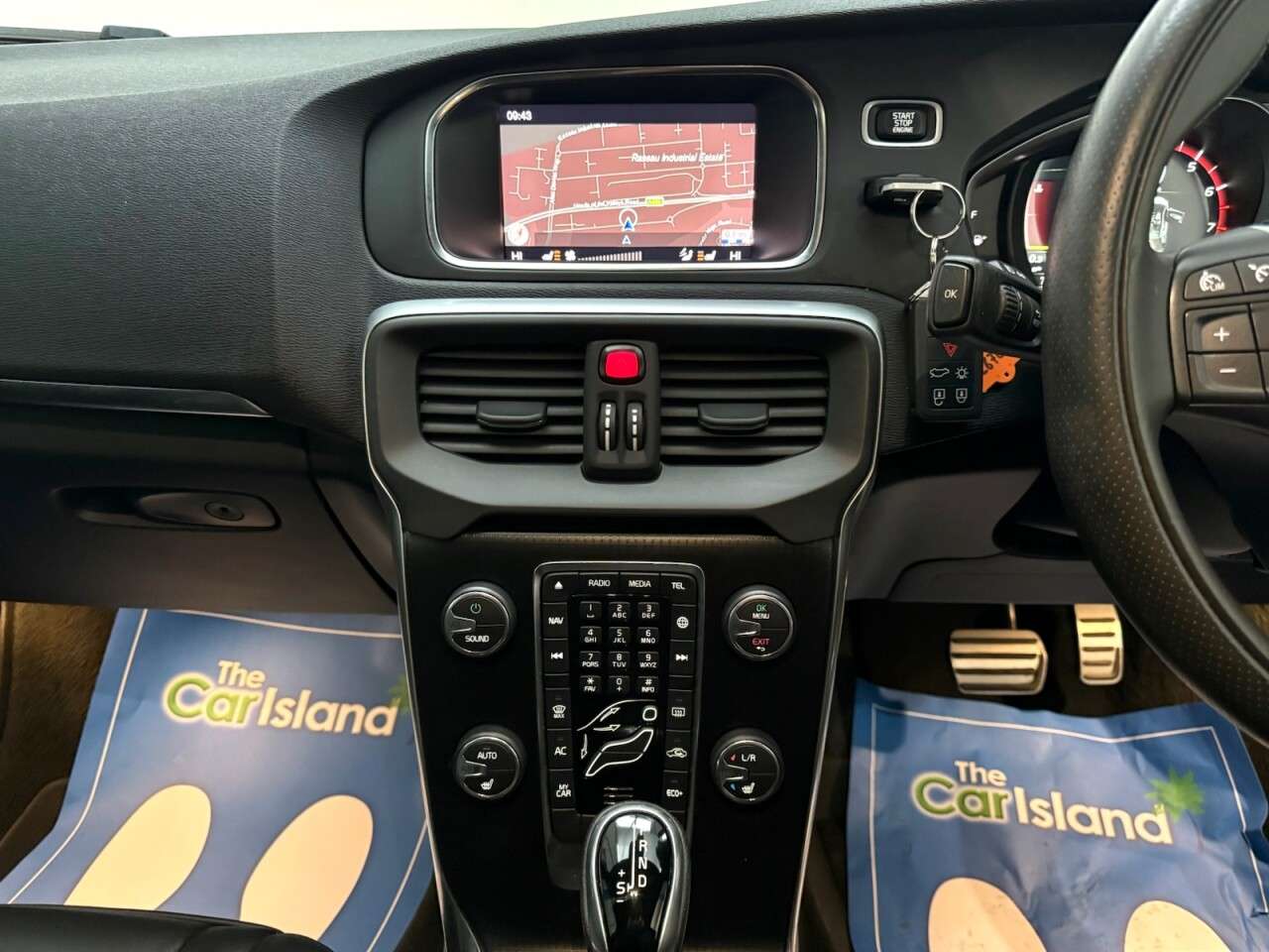 2018 VOLVO V40 2018 VOLVO V40