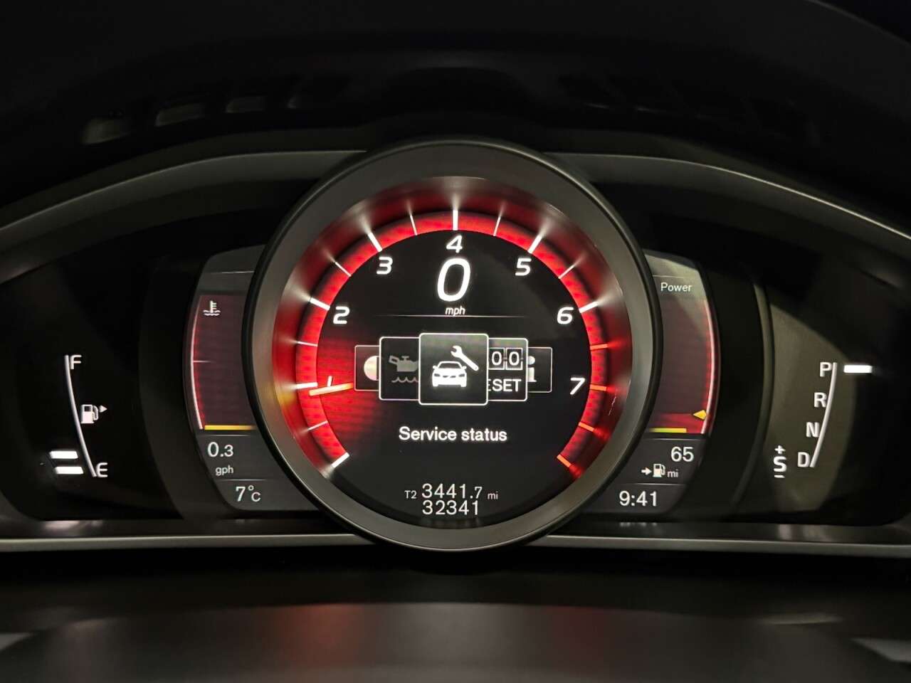 2018 VOLVO V40 2018 VOLVO V40