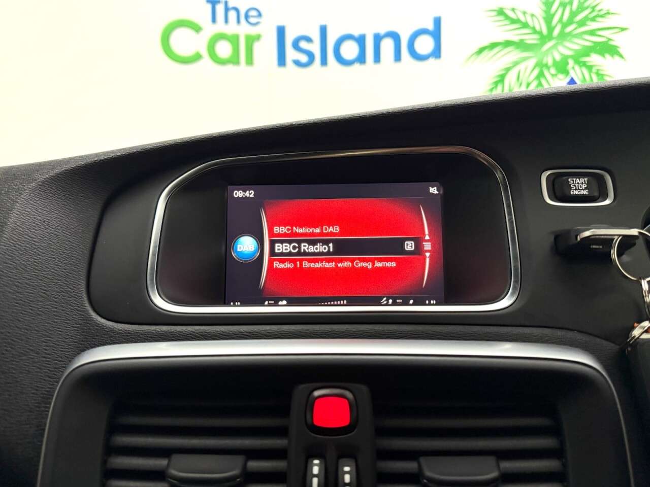 2018 VOLVO V40 2018 VOLVO V40