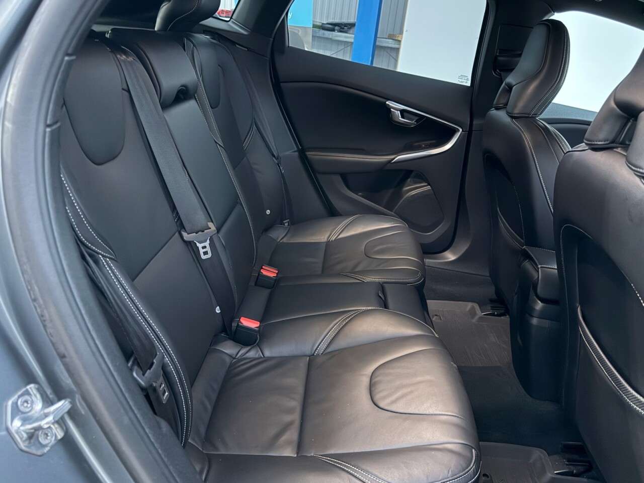 2018 VOLVO V40 2018 VOLVO V40