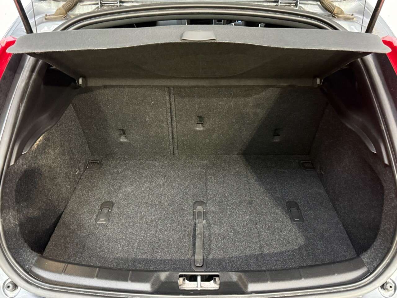 2018 VOLVO V40 2018 VOLVO V40