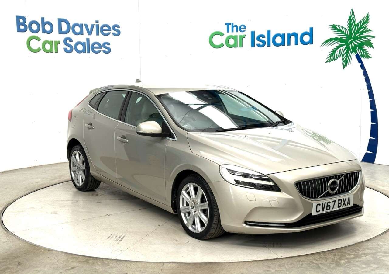A 2017 VOLVO V40 2.0 D2 Inscription Hatchback 5dr Diesel Manual Euro 6 (s/s) (120 ps) Park A A 2017 VOLVO V40 2.0 D2 Inscription Hatchback 5dr Diesel Manual Euro 6 (s/s) (120 ps) Park A