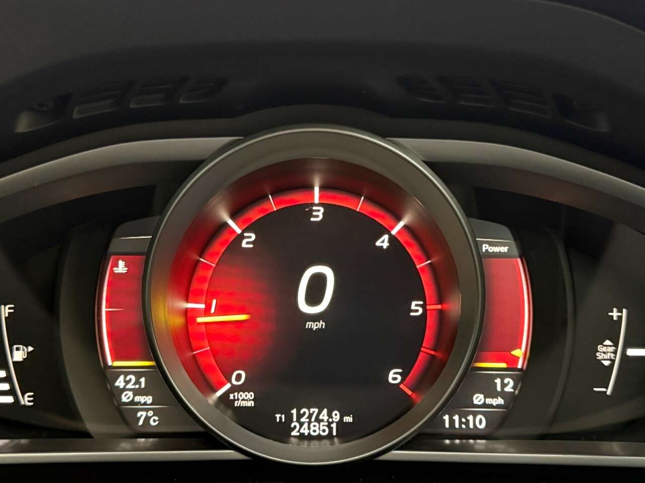 2017 VOLVO V40 2017 VOLVO V40