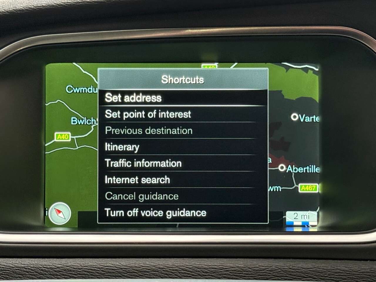 2017 VOLVO V40 2017 VOLVO V40