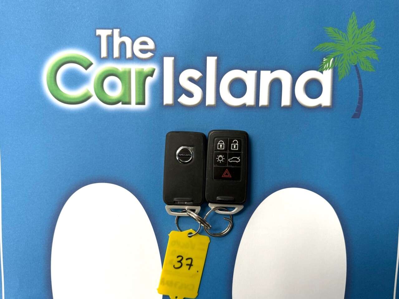 2017 VOLVO V40 2017 VOLVO V40