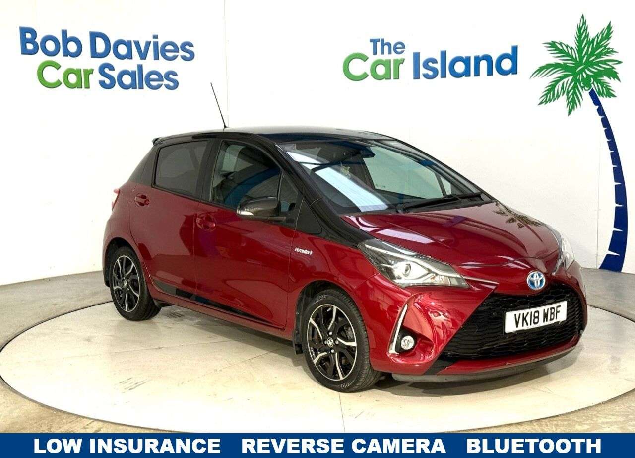 A 2018 TOYOTA YARIS 1.5 VVT-h Grey Bi-Tone Hatchback 5dr Petrol Hybrid E-CVT Euro 6 (s/s) (100 A 2018 TOYOTA YARIS 1.5 VVT-h Grey Bi-Tone Hatchback 5dr Petrol Hybrid E-CVT Euro 6 (s/s) (100