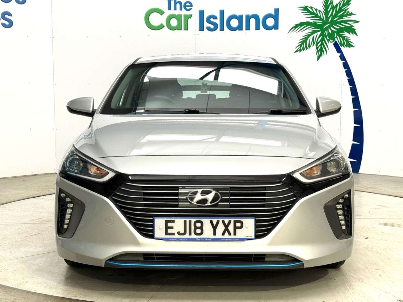 A 0 HYUNDAI IONIQ 1.6 h-GDi Premium Hatchback 5dr Petrol Hybrid DCT Euro 6 (s/s) (141 ps) SAT A 0 HYUNDAI IONIQ 1.6 h-GDi Premium Hatchback 5dr Petrol Hybrid DCT Euro 6 (s/s) (141 ps) SAT