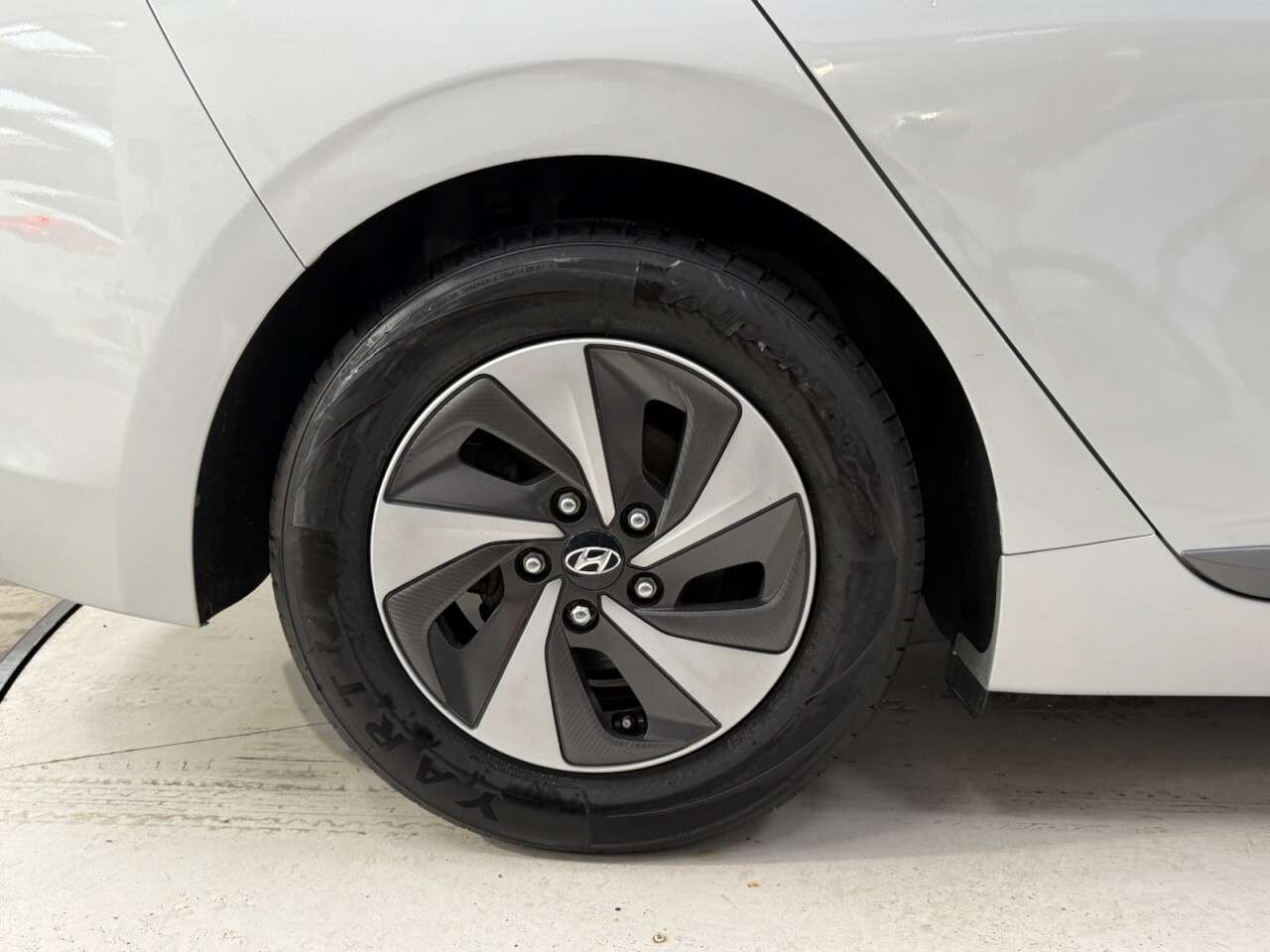 0 HYUNDAI IONIQ 0 HYUNDAI IONIQ